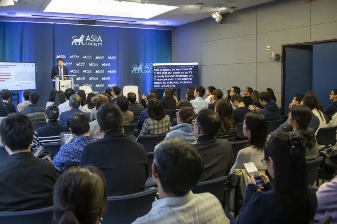 北大万利官网学者两会后美东开讲：剖析中国经济叙事中的变与稳固