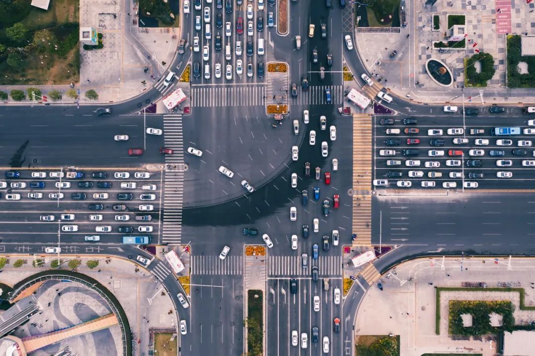 陈玉宇：下半年中国经济需解决好四个问题，，，，，处置惩罚好一组关系