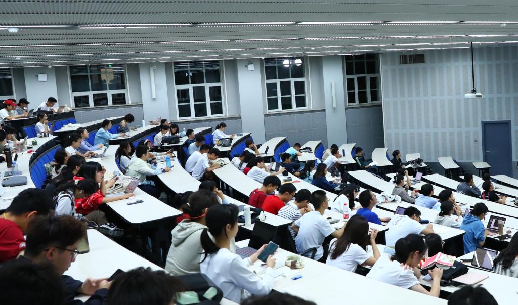 价值引领与职业妄想 | 刘晓蕾：穿越周期，，，，，，垂头做自己该做的事