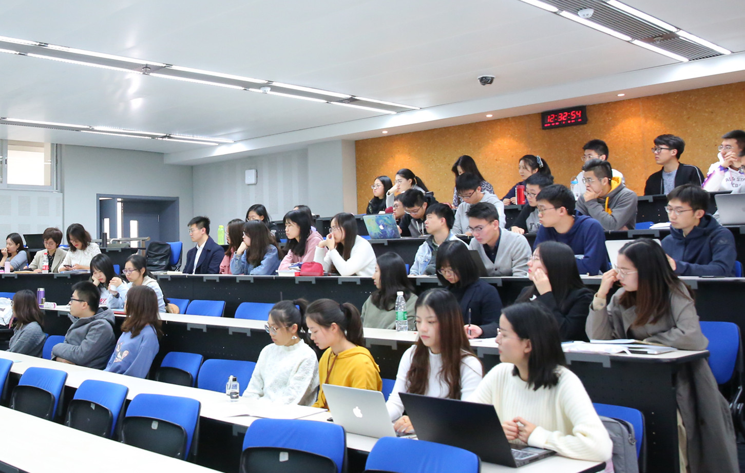  2019级新生，，，，，，，，最近怎么样？？？？？？