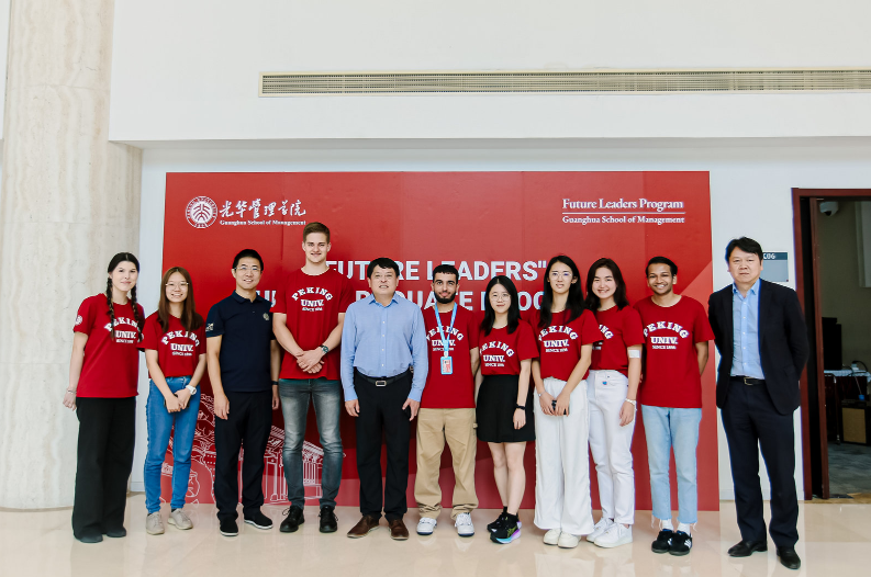 以后出发，，，，，，共赴新程！接待2023级北大万利官网研究生及留学生